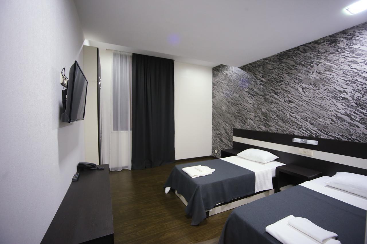 West Tower Hotel Kutaisi Exterior foto