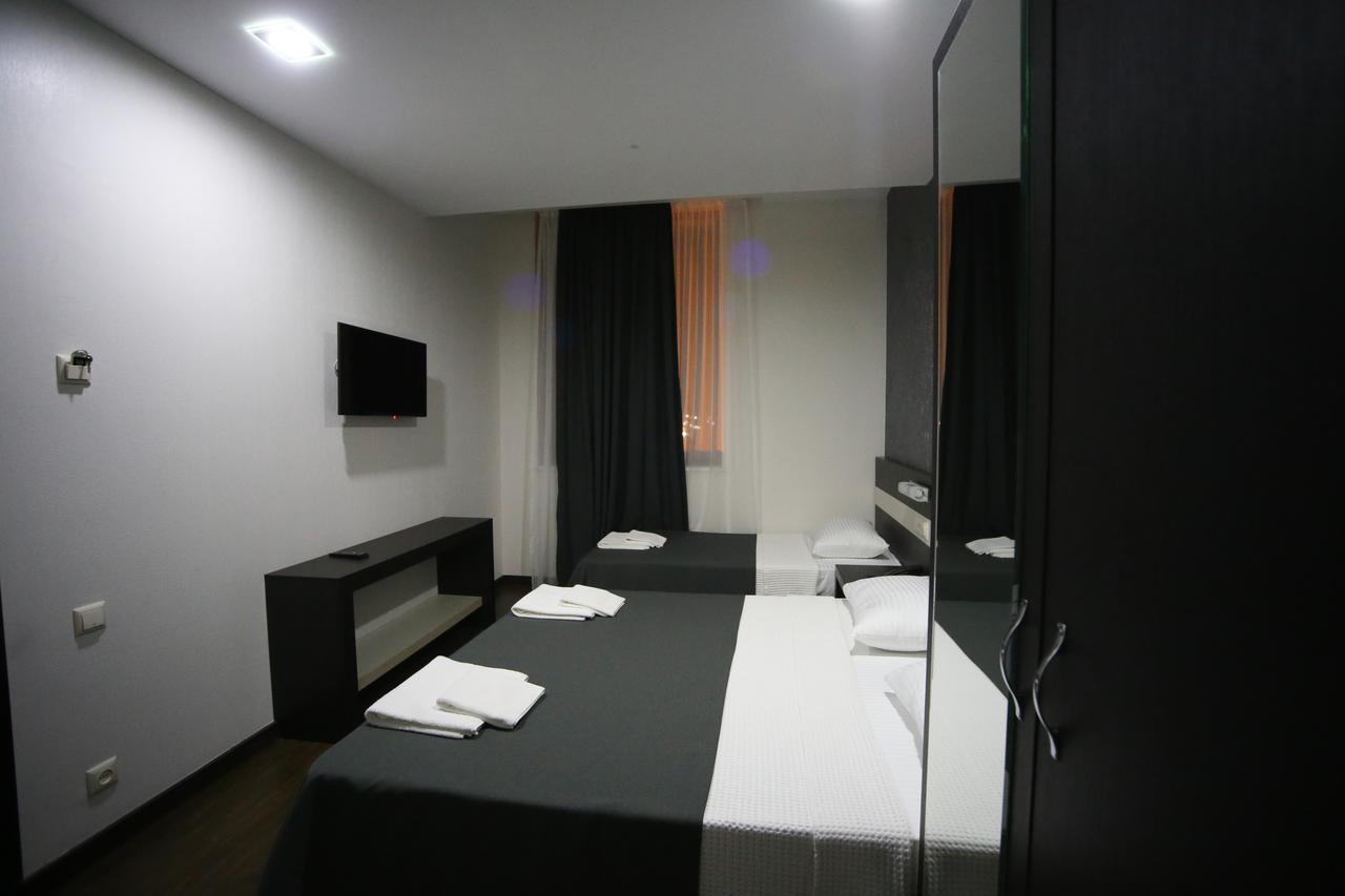 West Tower Hotel Kutaisi Exterior foto